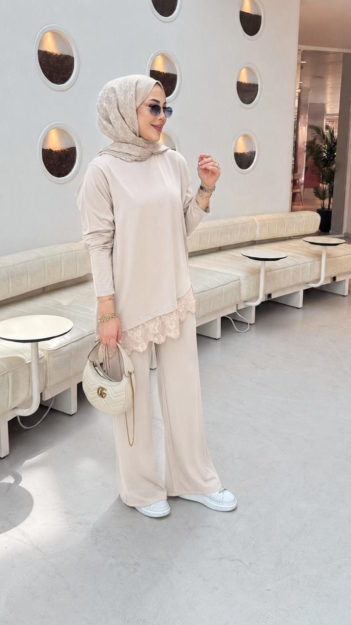 Cream Lace Oysho Set