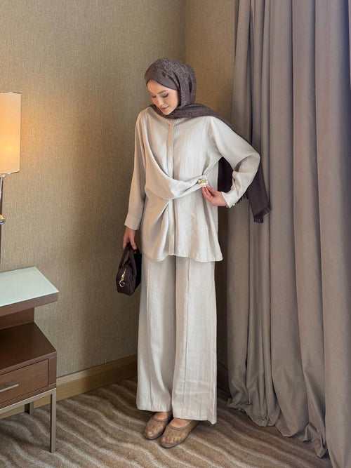 Beige Twist Front Elegance Set